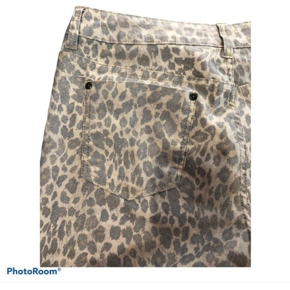 Leopard Print Jeans - Picture 3 of 3